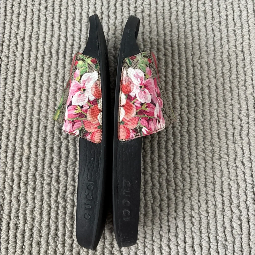 Gucci GG Blooms Supreme Monogram Floral Women’s Slides - Picture 3 of 4